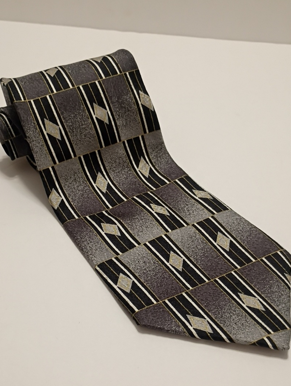 Trissardi Paris Milan New York Geometric Gray & Black Tie 55"